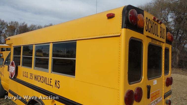 image for item DA2115 1993 Ford Econoline E350 school bus
