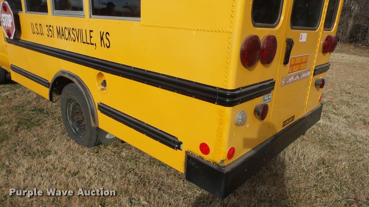 image for item DA2115 1993 Ford Econoline E350 school bus