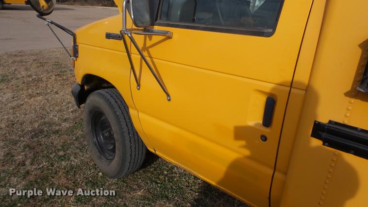 image for item DA2115 1993 Ford Econoline E350 school bus