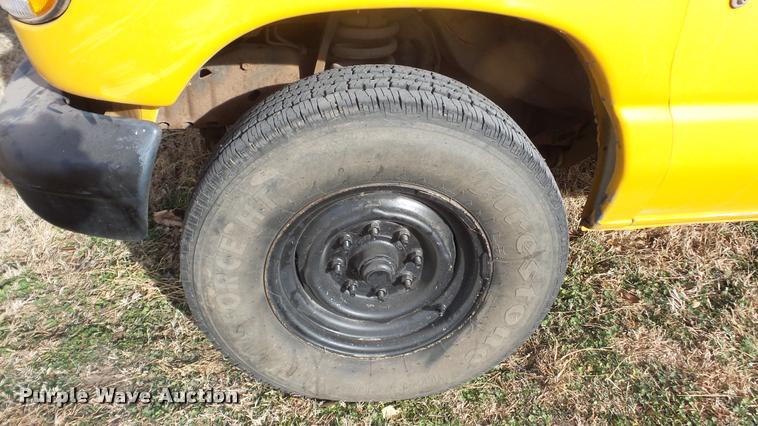 image for item DA2115 1993 Ford Econoline E350 school bus