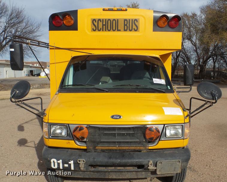 image for item DA2116 2001 Ford Econoline E450 school bus