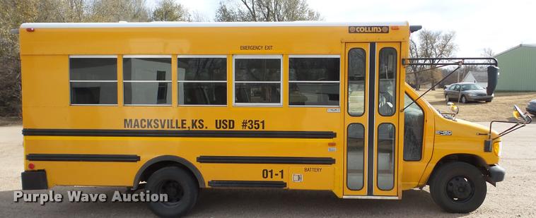 image for item DA2116 2001 Ford Econoline E450 school bus