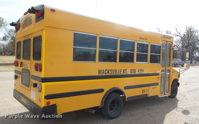 image for item DA2116 2001 Ford Econoline E450 school bus