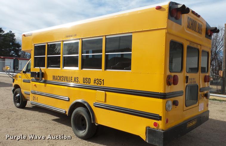 image for item DA2116 2001 Ford Econoline E450 school bus