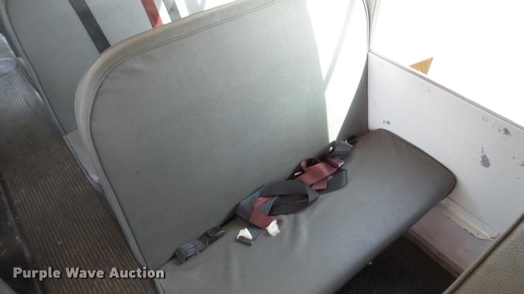 image for item DA2116 2001 Ford Econoline E450 school bus