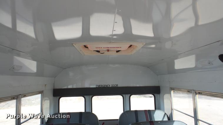 image for item DA2116 2001 Ford Econoline E450 school bus