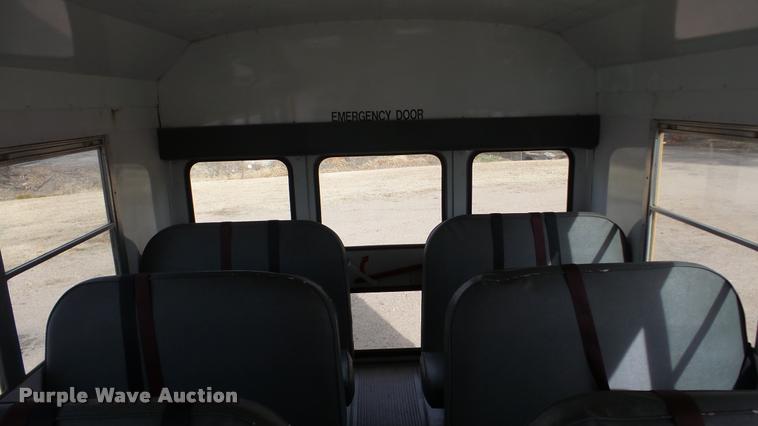 image for item DA2116 2001 Ford Econoline E450 school bus