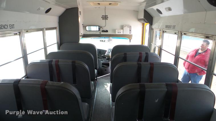 image for item DA2116 2001 Ford Econoline E450 school bus