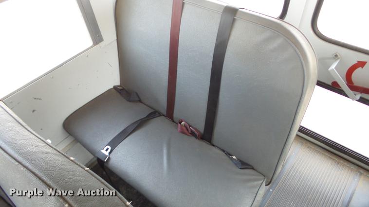 image for item DA2116 2001 Ford Econoline E450 school bus