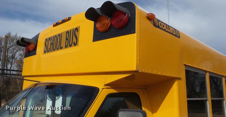 image for item DA2116 2001 Ford Econoline E450 school bus