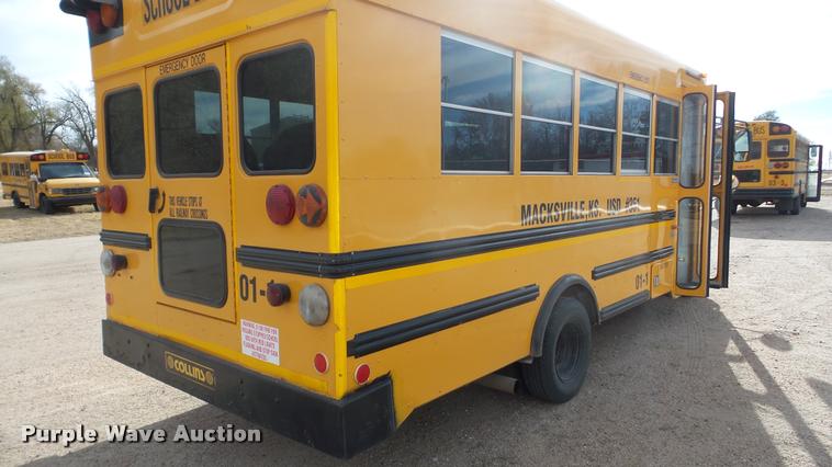 image for item DA2116 2001 Ford Econoline E450 school bus