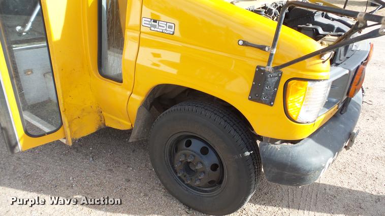 image for item DA2116 2001 Ford Econoline E450 school bus