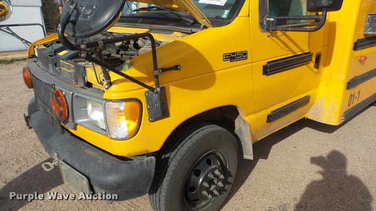 image for item DA2116 2001 Ford Econoline E450 school bus