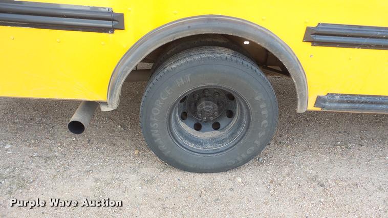 image for item DA2116 2001 Ford Econoline E450 school bus