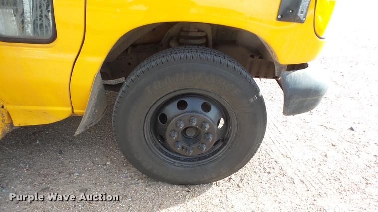 image for item DA2116 2001 Ford Econoline E450 school bus