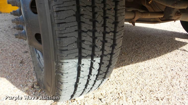 image for item DA2116 2001 Ford Econoline E450 school bus