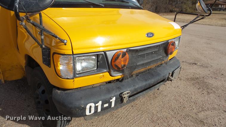 image for item DA2116 2001 Ford Econoline E450 school bus