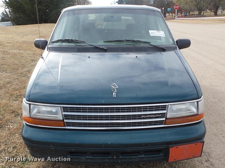 image for item DA2118 1994 Plymouth Grand Voyager van