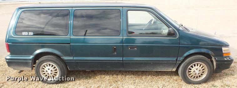 image for item DA2118 1994 Plymouth Grand Voyager van