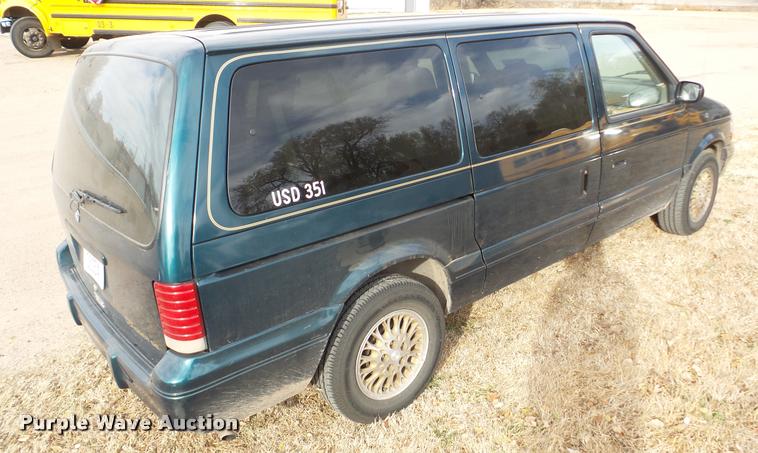 image for item DA2118 1994 Plymouth Grand Voyager van