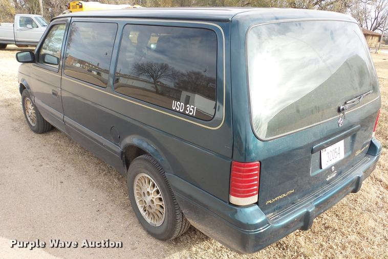 image for item DA2118 1994 Plymouth Grand Voyager van