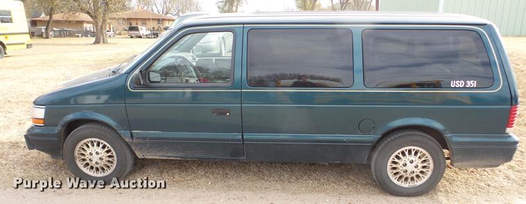 image for item DA2118 1994 Plymouth Grand Voyager van