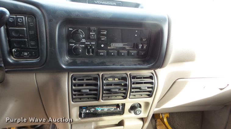 image for item DA2118 1994 Plymouth Grand Voyager van
