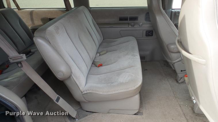 image for item DA2118 1994 Plymouth Grand Voyager van