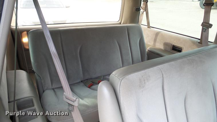 image for item DA2118 1994 Plymouth Grand Voyager van