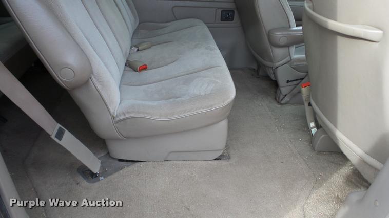 image for item DA2118 1994 Plymouth Grand Voyager van