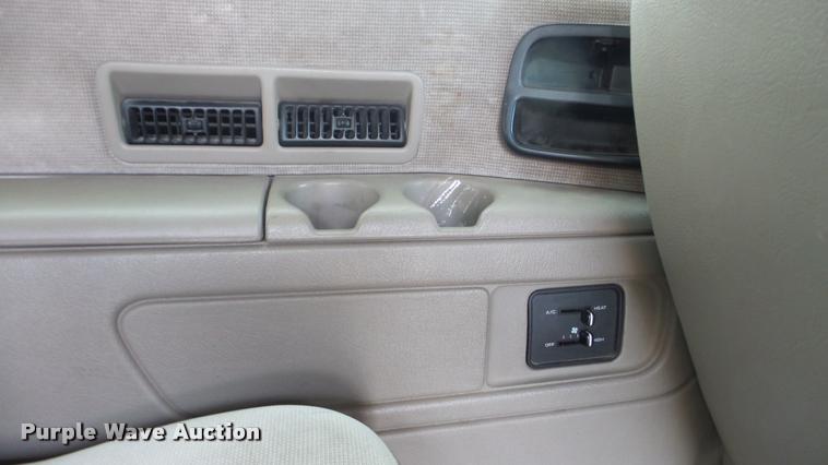 image for item DA2118 1994 Plymouth Grand Voyager van