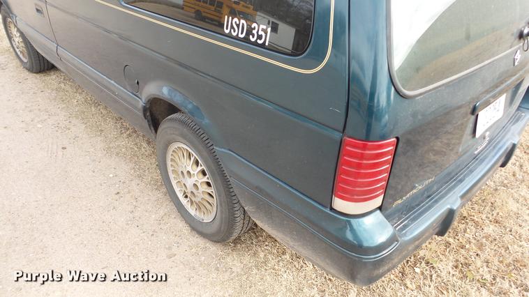 image for item DA2118 1994 Plymouth Grand Voyager van