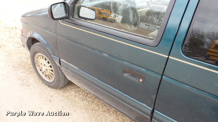 image for item DA2118 1994 Plymouth Grand Voyager van