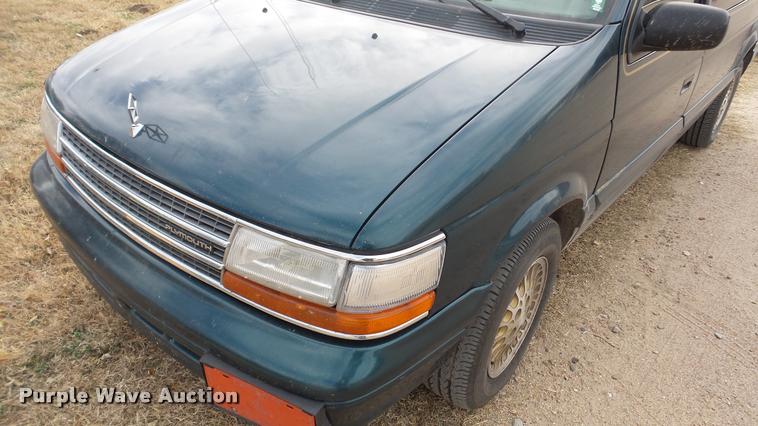 image for item DA2118 1994 Plymouth Grand Voyager van
