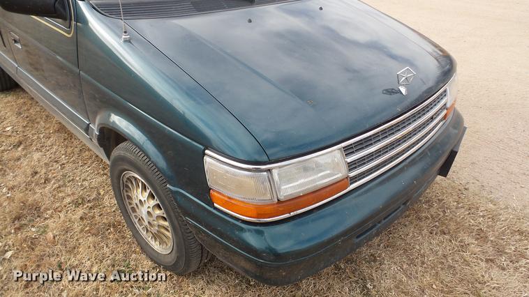 image for item DA2118 1994 Plymouth Grand Voyager van