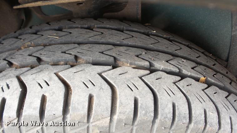 image for item DA2118 1994 Plymouth Grand Voyager van