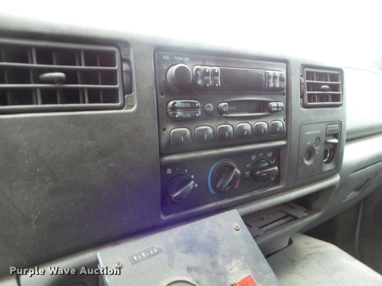 image for item DA5099 2004 Ford F450 Super Duty ambulance