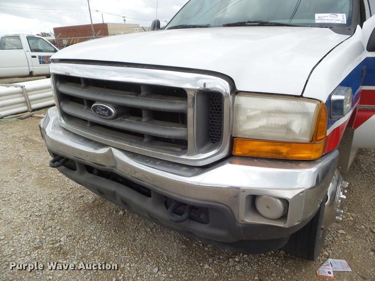 image for item DA5099 2004 Ford F450 Super Duty ambulance