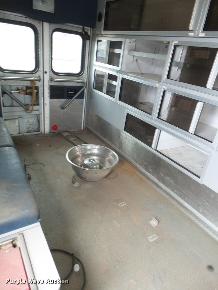image for item DA5099 2004 Ford F450 Super Duty ambulance