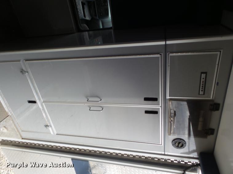 image for item DA5099 2004 Ford F450 Super Duty ambulance