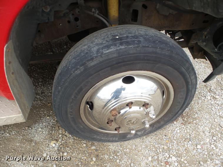 image for item DA5099 2004 Ford F450 Super Duty ambulance