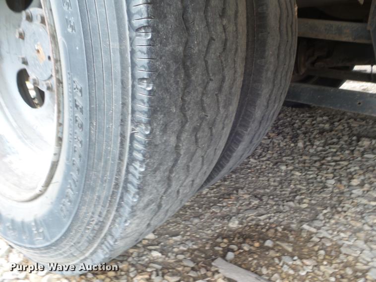 image for item DA5099 2004 Ford F450 Super Duty ambulance