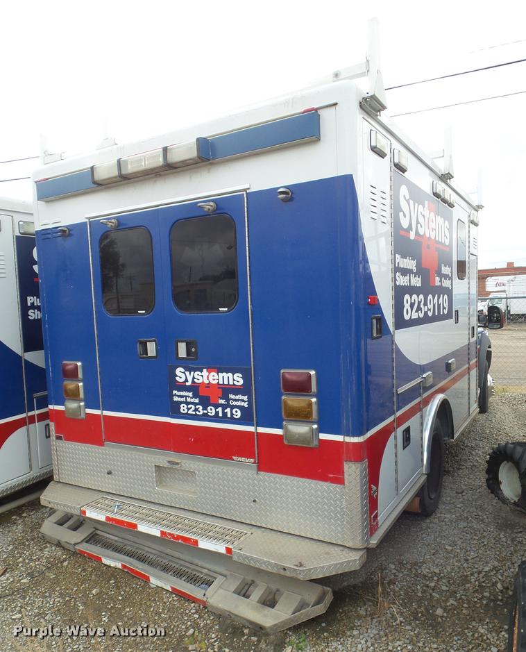 image for item DA5101 2006 Ford F450 Super Duty ambulance