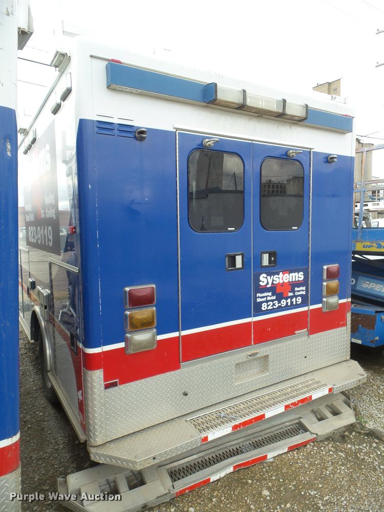 image for item DA5101 2006 Ford F450 Super Duty ambulance