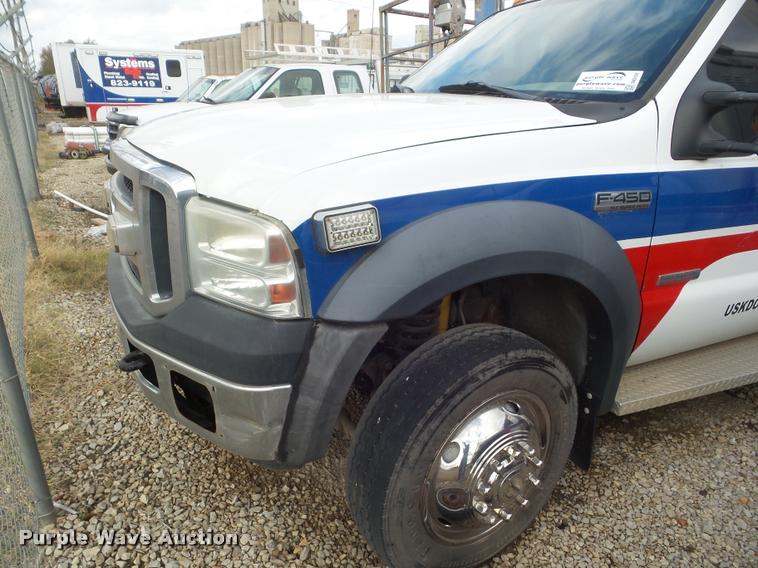 image for item DA5101 2006 Ford F450 Super Duty ambulance