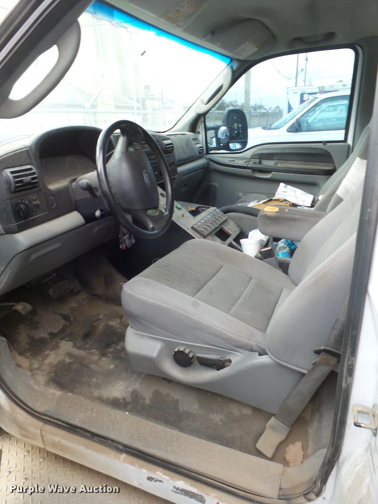 image for item DA5101 2006 Ford F450 Super Duty ambulance