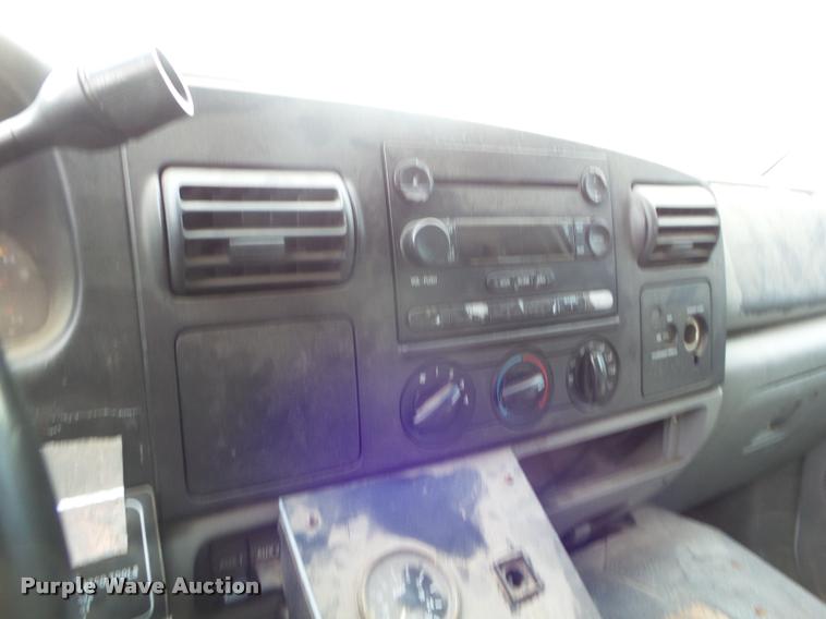 image for item DA5101 2006 Ford F450 Super Duty ambulance