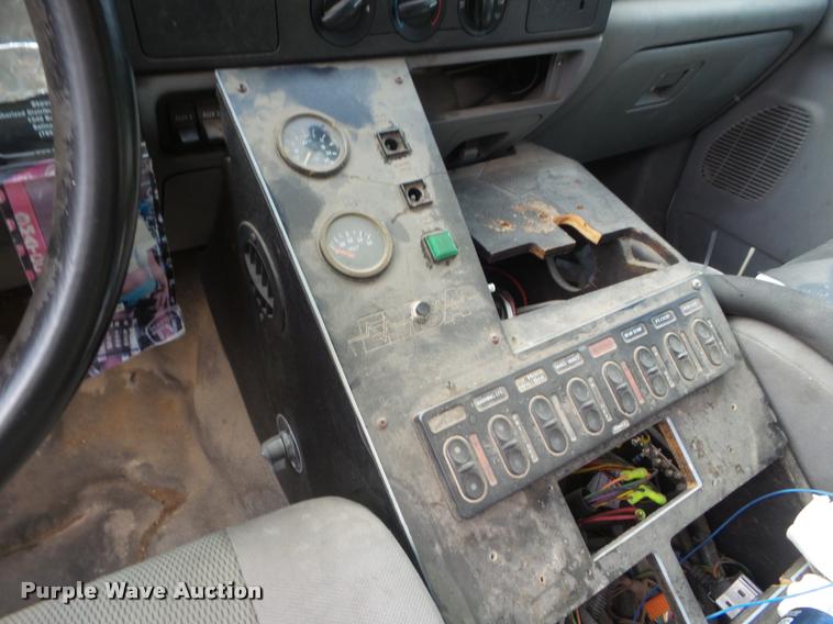 image for item DA5101 2006 Ford F450 Super Duty ambulance