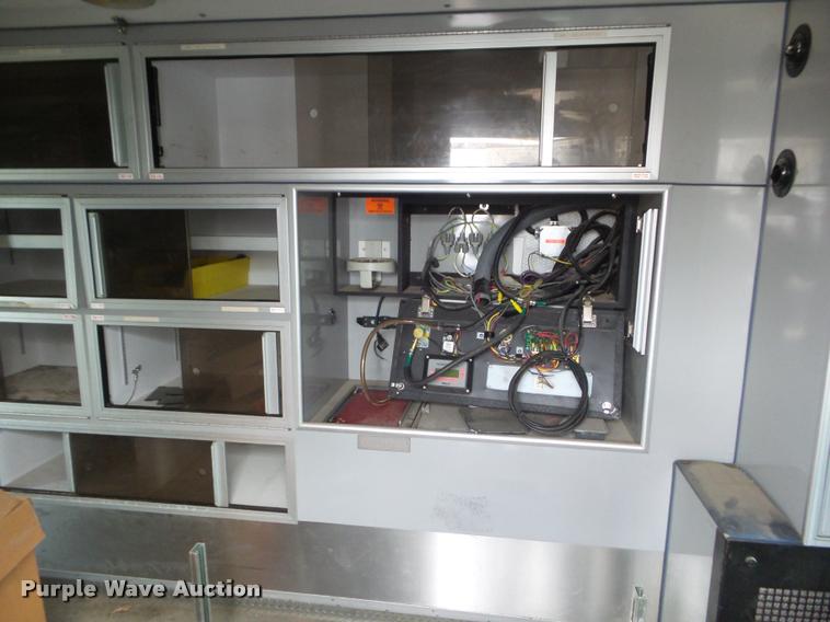 image for item DA5101 2006 Ford F450 Super Duty ambulance