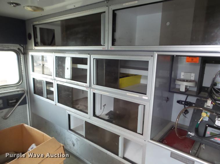 image for item DA5101 2006 Ford F450 Super Duty ambulance